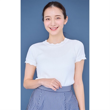 フリルリブニットプルオーバー